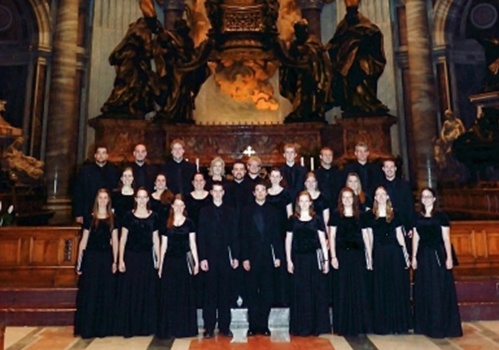 Asbury University Chorale group photo in St. Peter's Basilica in Rome, Italy